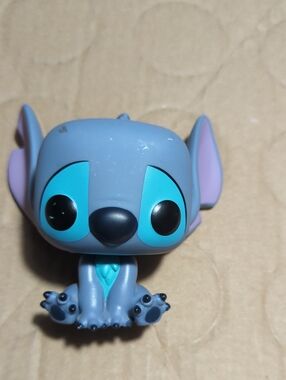 Funko POP! Disney: Stitch Seated #159 - Lilo & Stitch Vinyl Figure